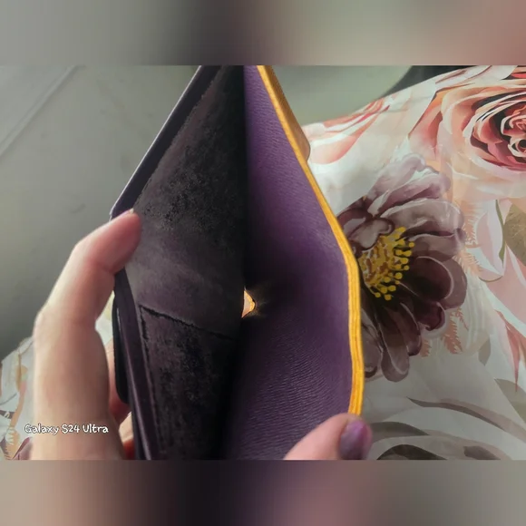 Louis Vuitton Epi fold snap wallet in Used Condition - Picture 14 of 16